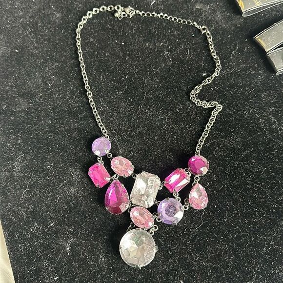 Avon Purple Jewel Cluster Necklace‎ - Picture 1 of 3